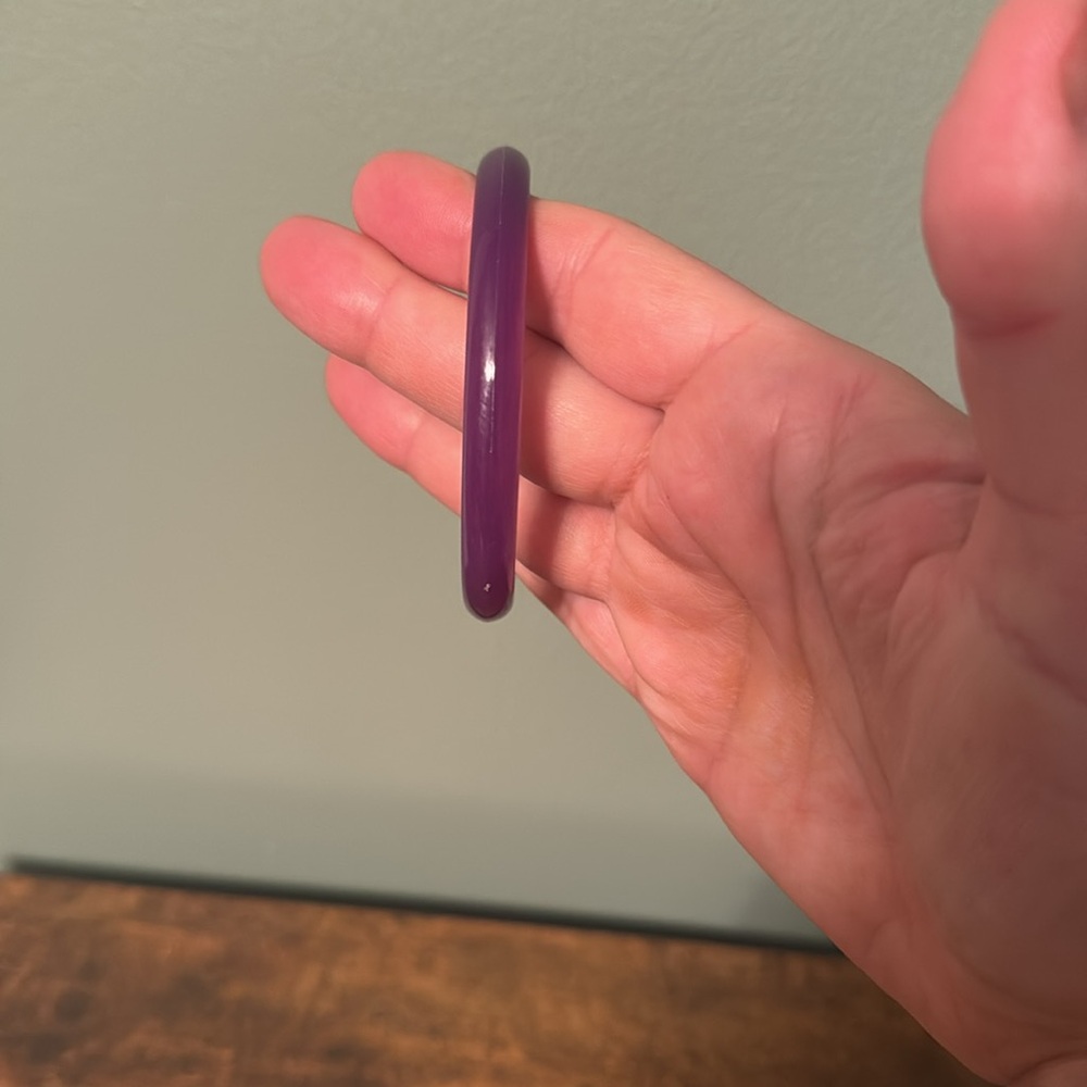 Vintage Plastic Bangle Bracelet, Purple, Retro, Boho - Picture 6 of 8